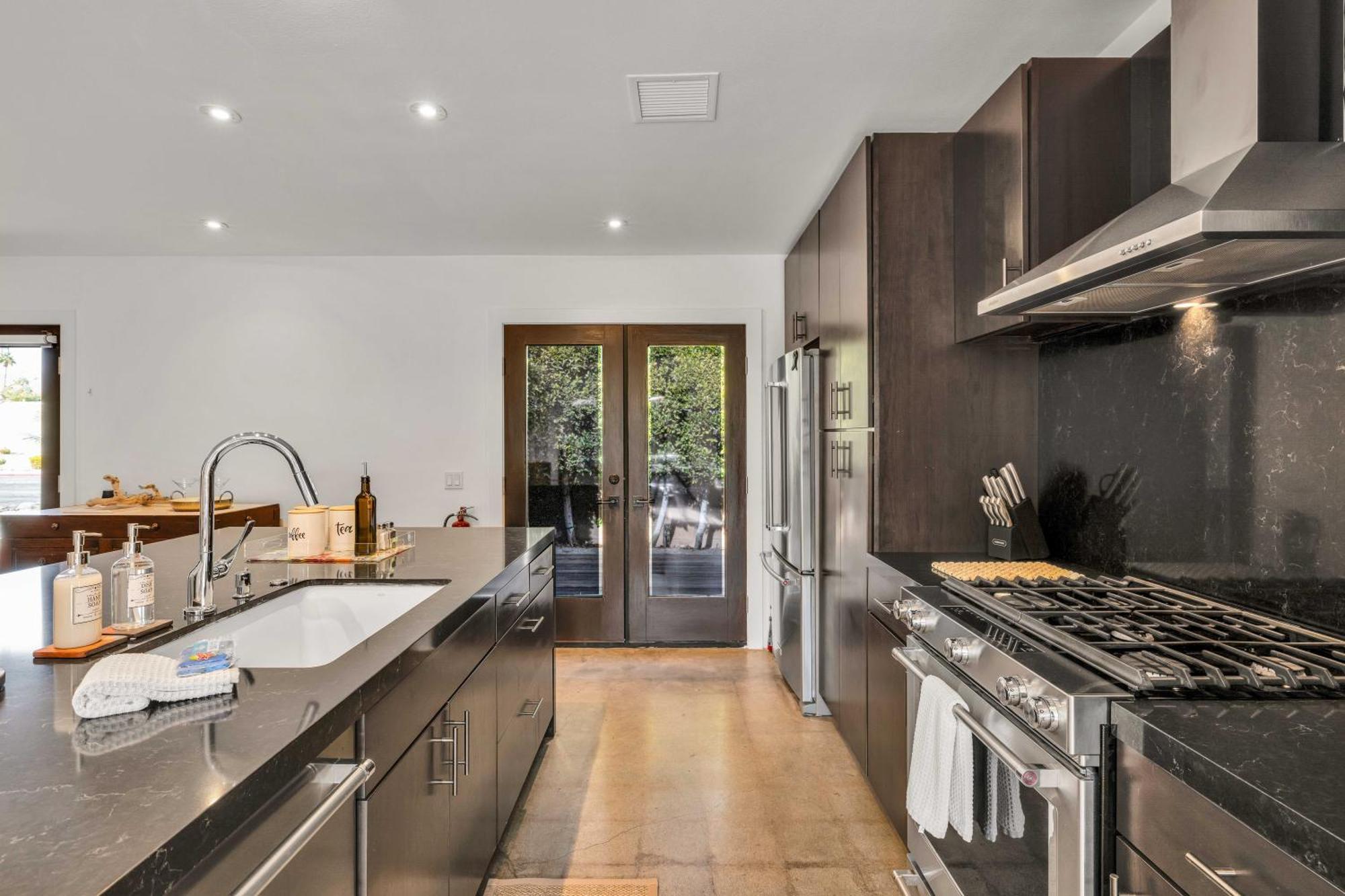 Mid-Century Elegance & Fun In Tahquitz River Estates 棕榈泉 外观 照片